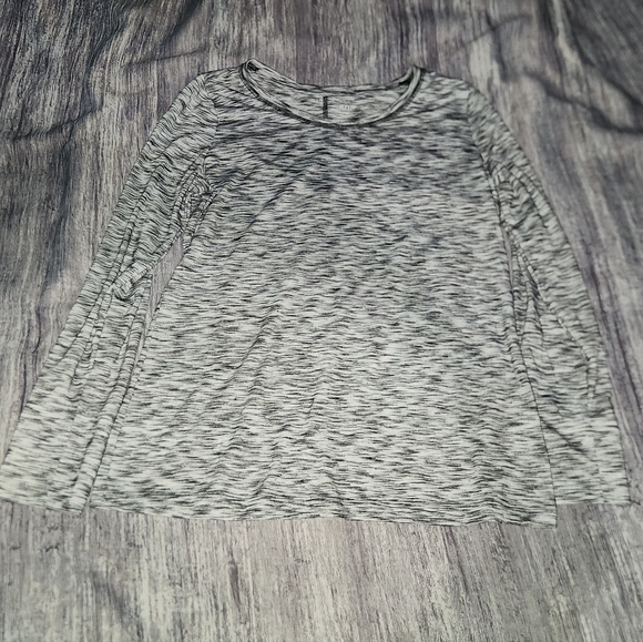 a.n.a Tops - *5 for $25* A.N.A Women's Black Gray Heather Long Sleeve Tee Medium‎